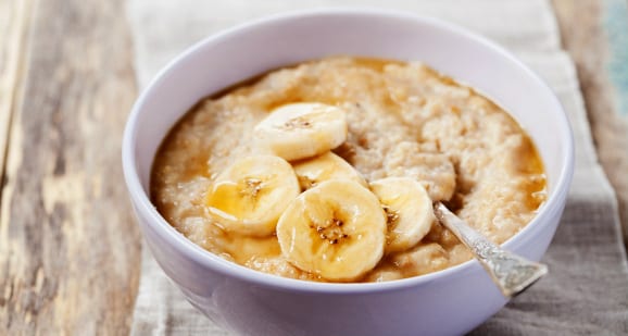 Porridge alla banana, alla maca e al burro di arachidi