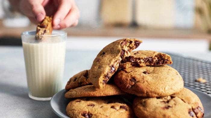 Biscotti Proteici Ripieni di Burro di Arachidi 
