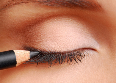 How to Apply Eye Liner - 4 Easy-to-Achieve Looks
