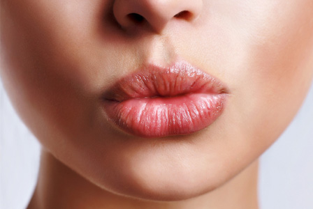 How to Prevent Chapped Lips This Winter