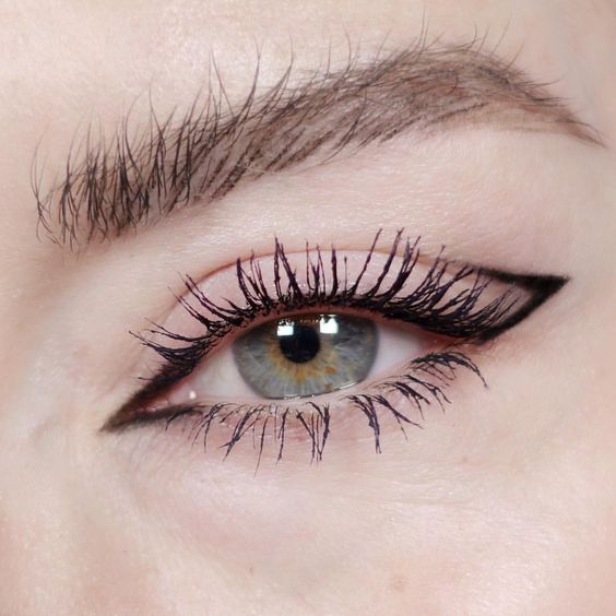 Graphic Eyeliner High Fashion Eye Makeup Looks