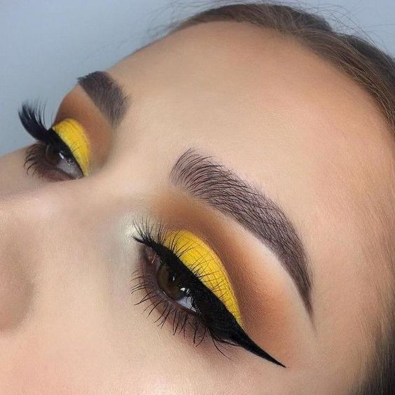 Yellow Eye Makeup Gemini Horoscope Beauty 2