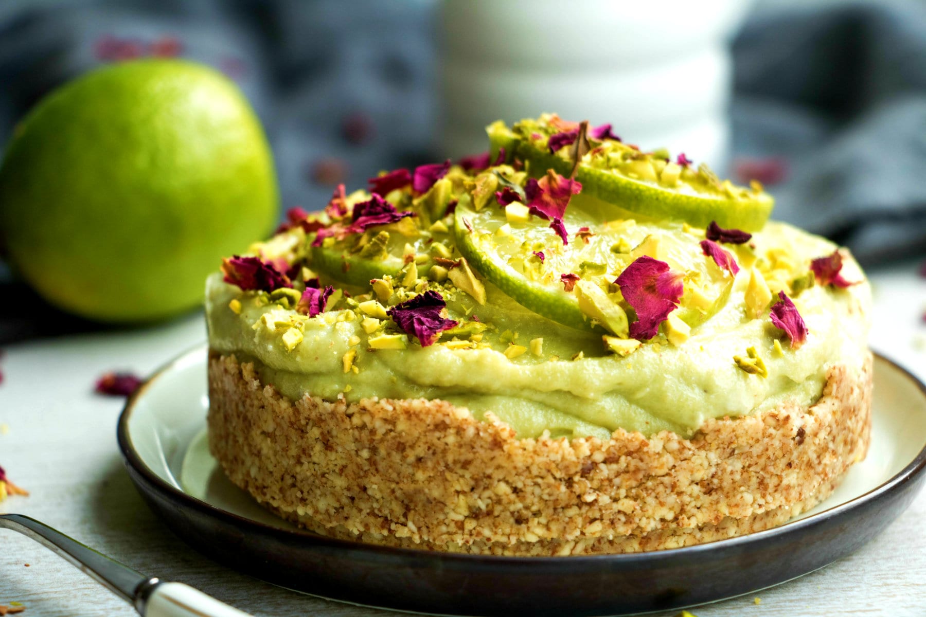 Avocado-Limoen Cheesecake | No-Bake Vegan Cheesecake Recept