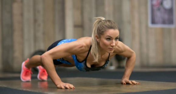 Push Up Workout  6 Push-Up Exercise Variations For Chest Growth -  MYPROTEIN™