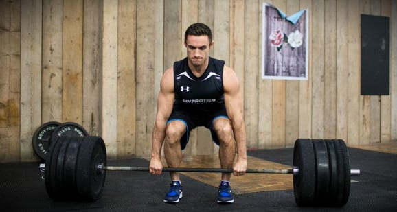 O Deadlift Para Principiantes  7 variantes para dominar o peso-morto -  MYPROTEIN™