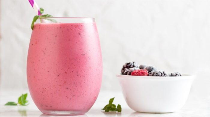 Thewhey Protein Shake | Post-Workout Strawberry-Mint Shake