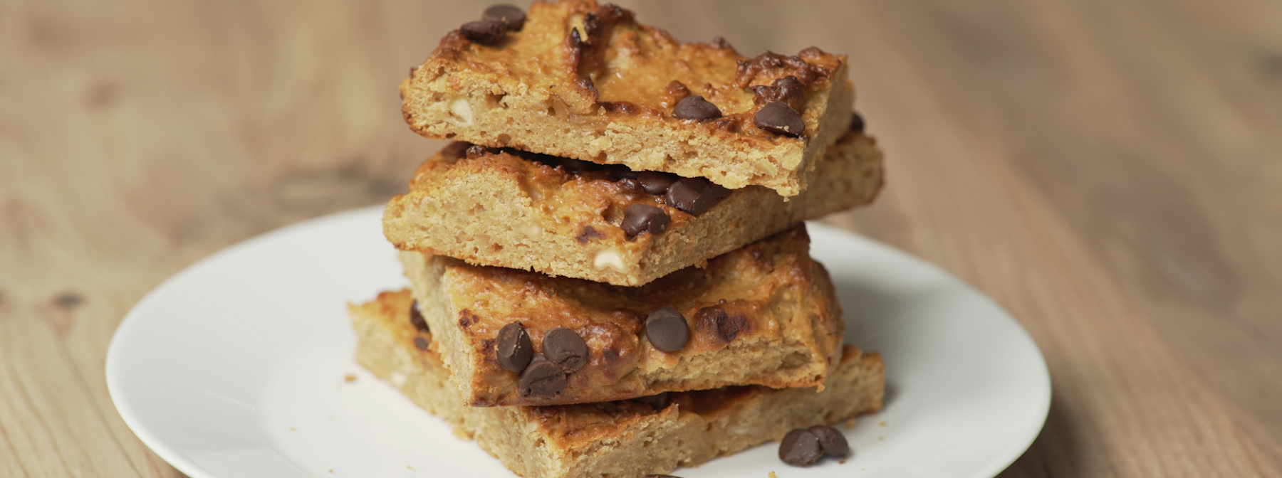 Tasty Vegan Blondies | High-Protein Chickpea Blondies