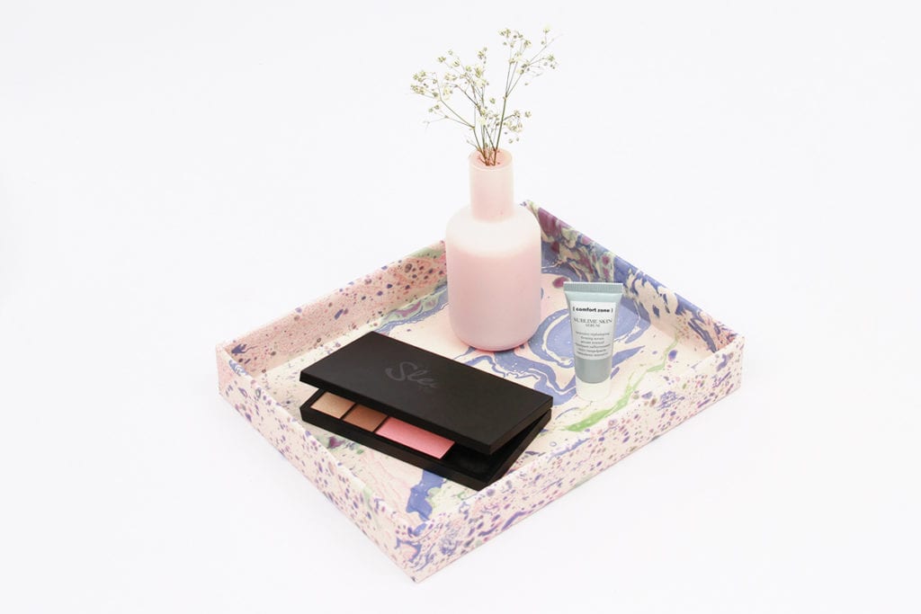 upscale-glossybox-cosmetics-tray