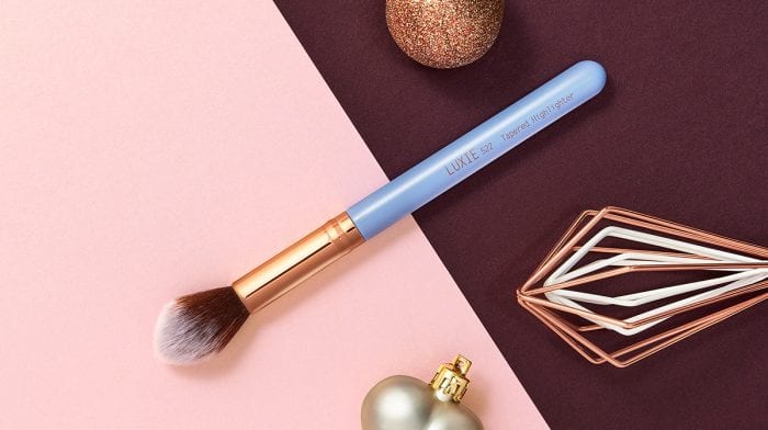 The Best Makeup Brush To Highlight Like A Pro