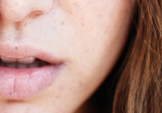 Clean Skin: Gönn deiner Haut eine Pause mit diesem Make-up-Trend!