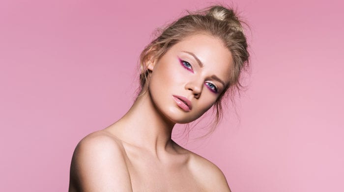 GLOSSY Look: Das Tutorial zum Upside Down Make-up in Pink!