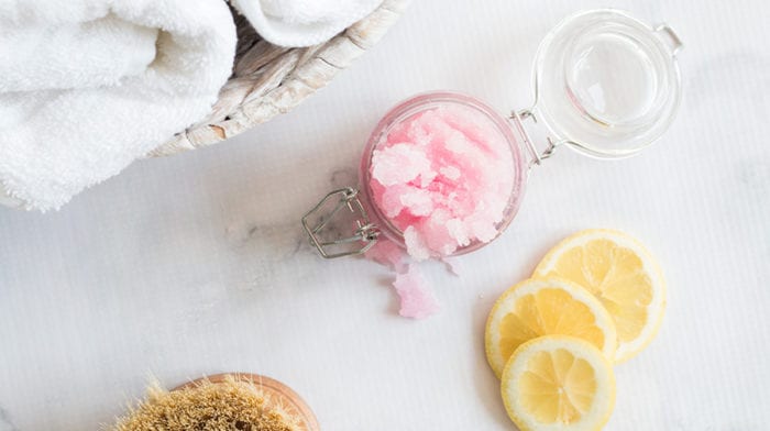 Wellness Wednesday: DIY Pink-Lemon-Bodyscrub – Peeling selber machen