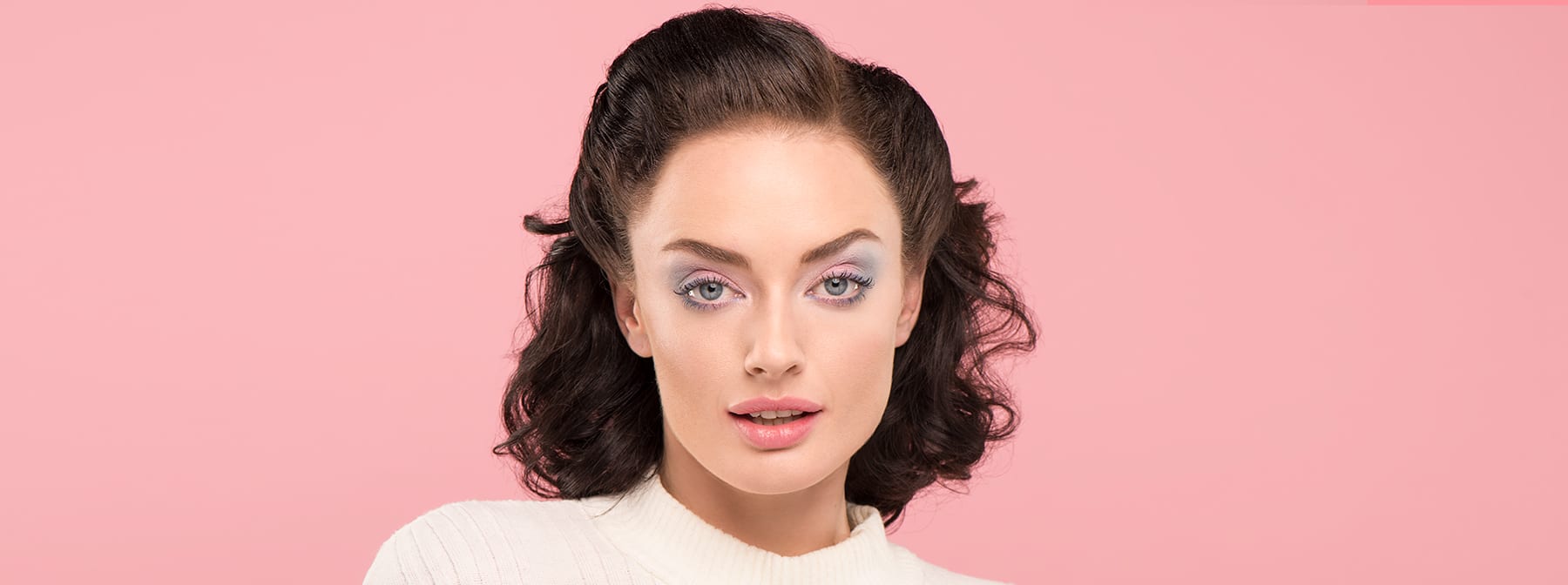 GLOSSY Looks: Kreiere dein Augen-Make-up im „Wolke Sieben”-Style!