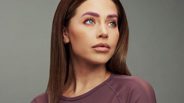 GLOSSY Tutorial: Colored Eyebrows – steht dir der neue Beauty-Trend 2019?