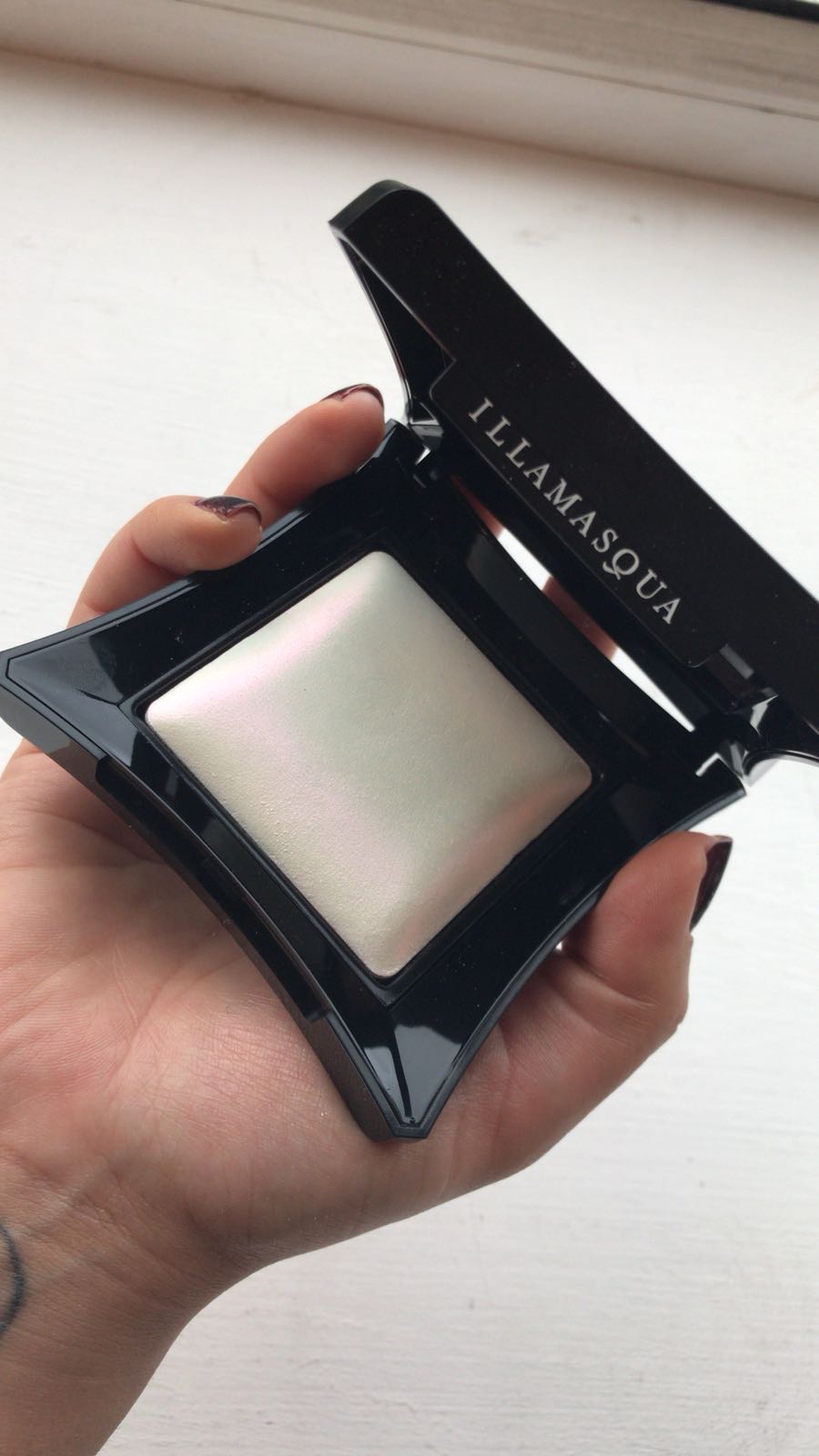 Daze Highlighter: The Newest Beyond Powder | Illamasqua