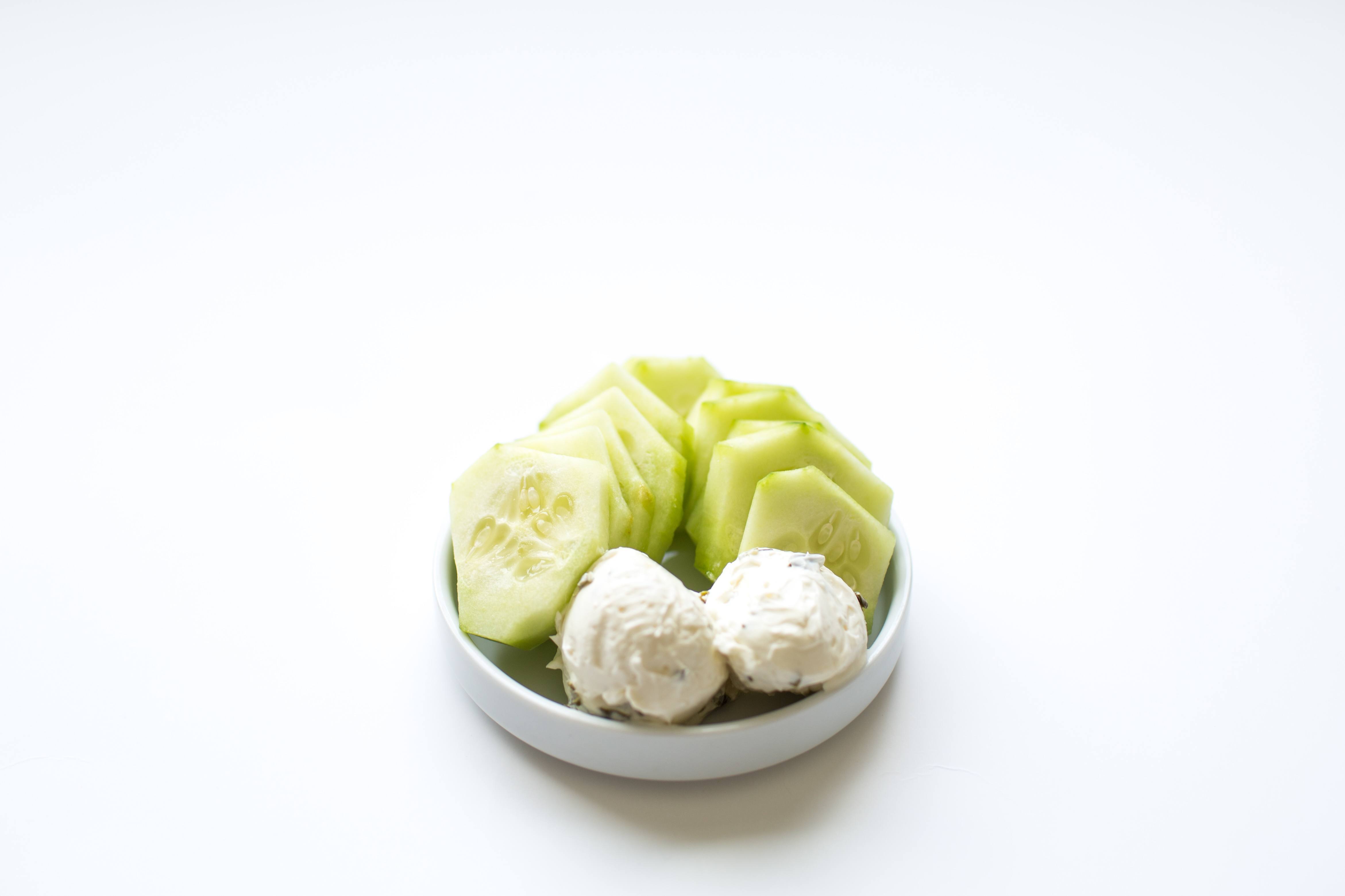 100 calorie snack cucumber and vegetable cream cheese