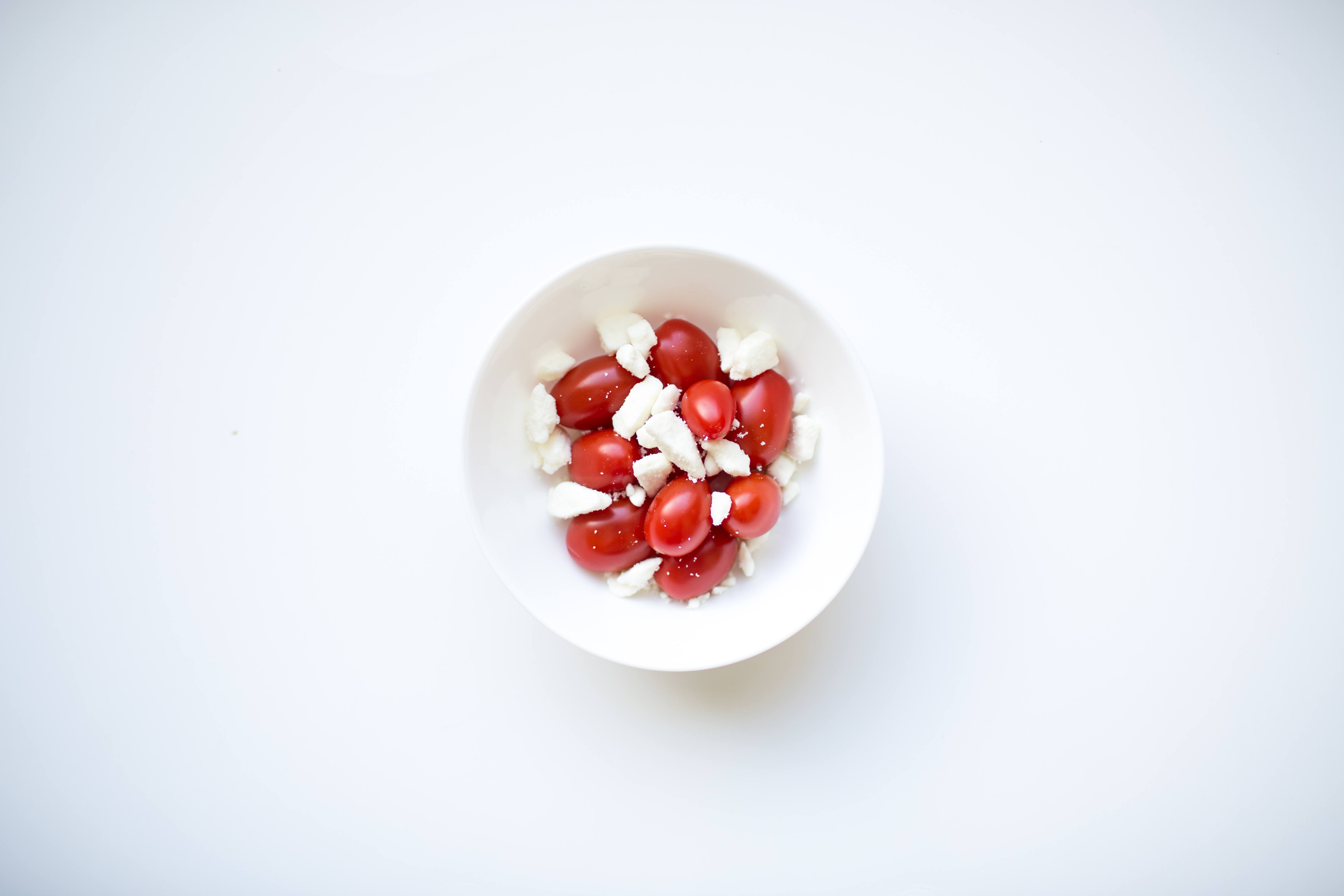 100 calorie snack cherry tomatoes and feta cheese