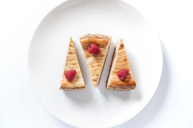 Dvojvrstvový Fit Cheesecake S Malinami A Bielou Čokoládou