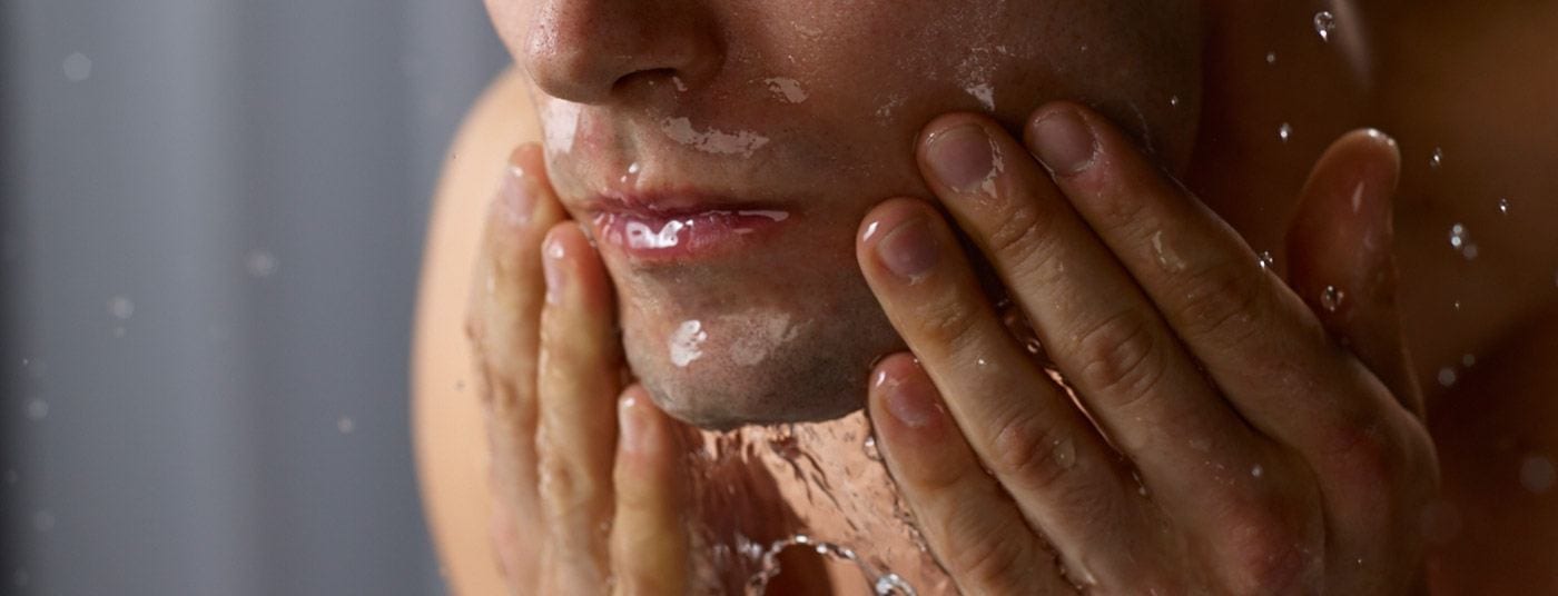 Tipps für die Rasur von fettiger oder zu Akne neigender Haut