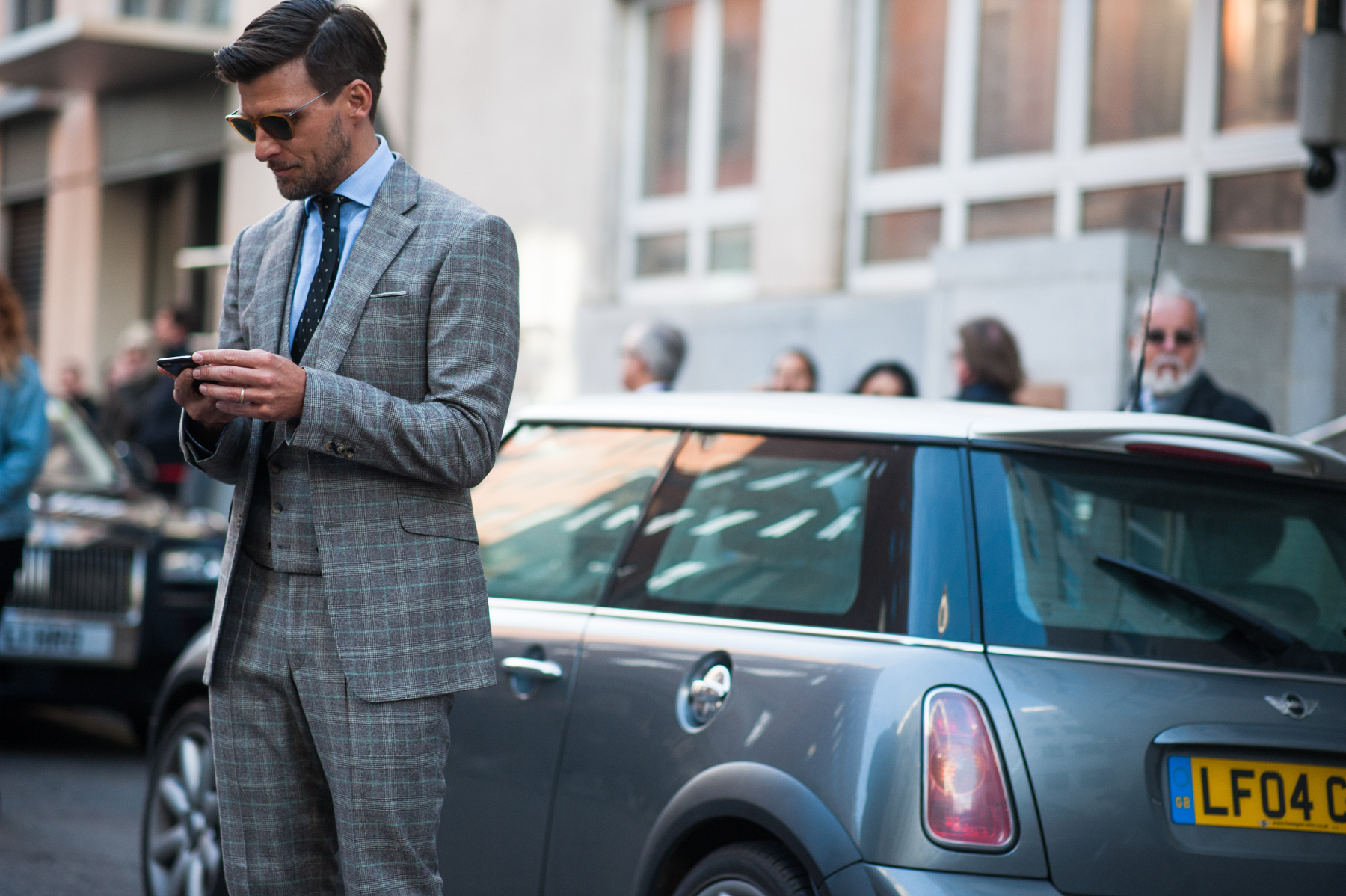 Styling Suits with Sneakers: A Gentleman’s Guide