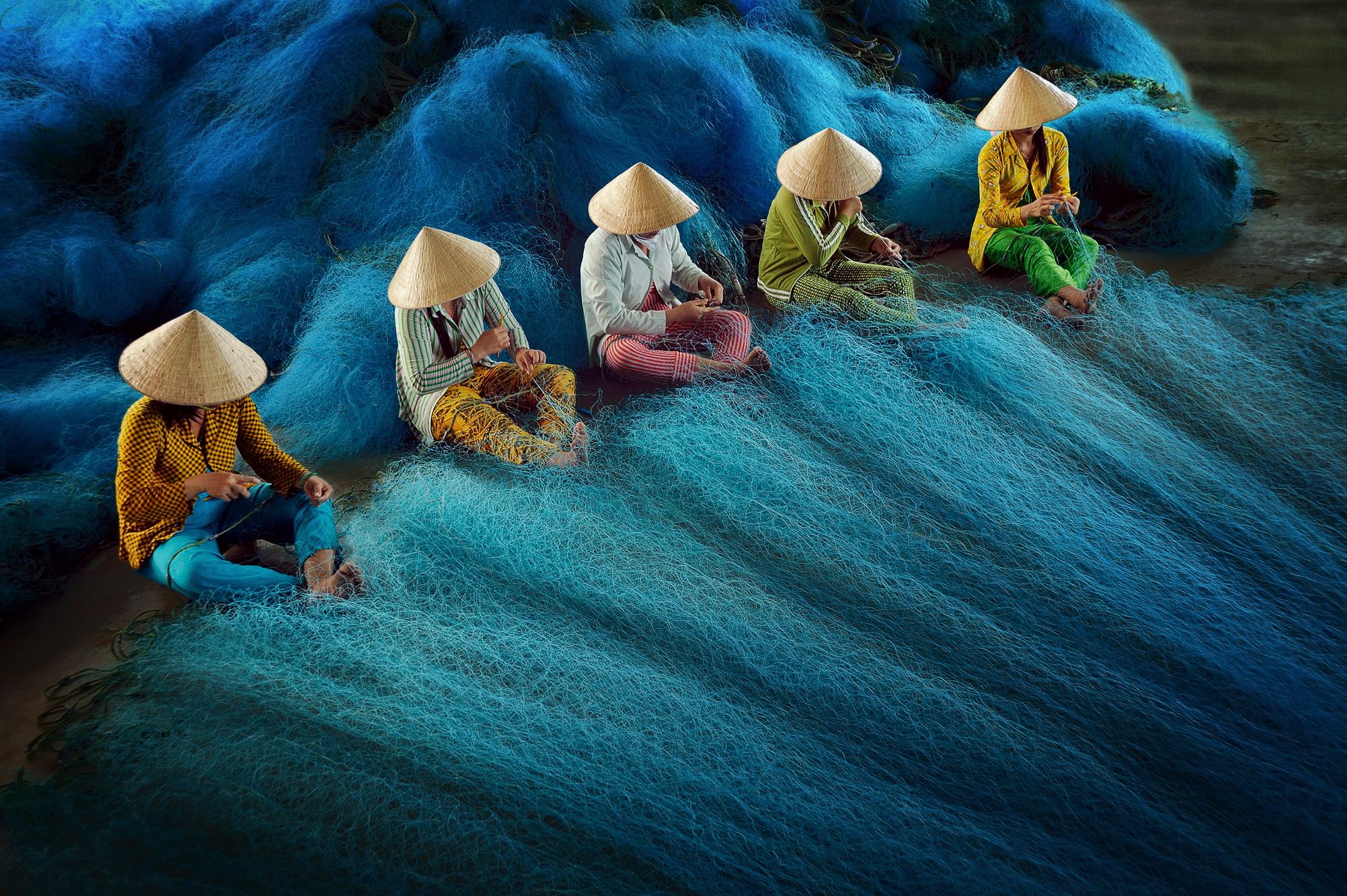 Net Mending by Hoang Long Ly