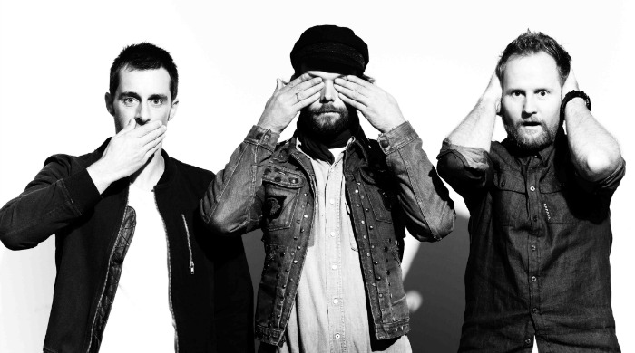 Par Lundqvist recreating the speak no evil, see no evil and hear no evil poses.