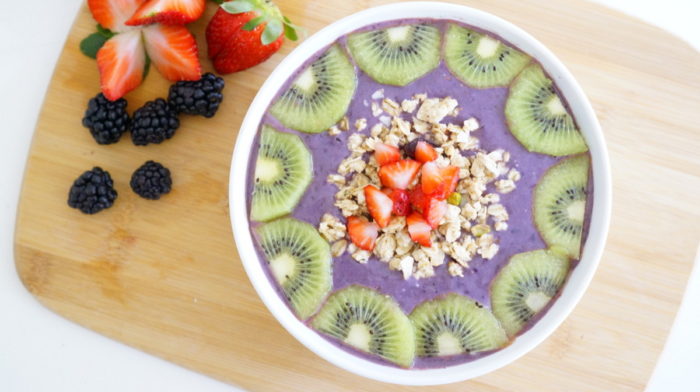 Kiwi Acai Smoothie Bowl