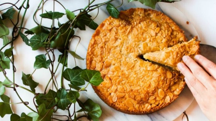 Toscakaka - Nordic Caramel Almond Cake