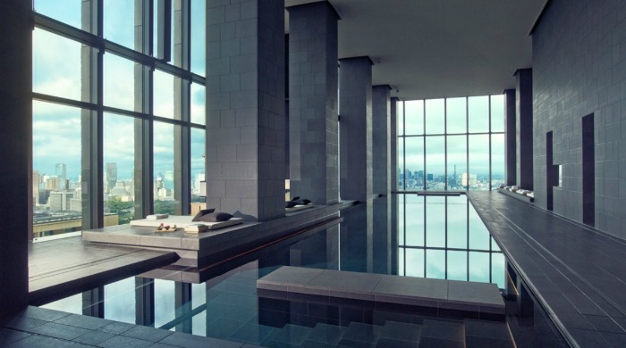 A pool with views over the city in Aman Tokyo.