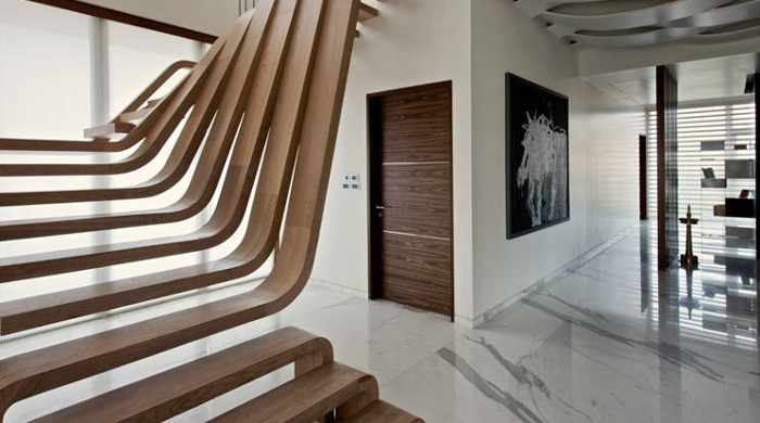 interiors-wooden-staircase