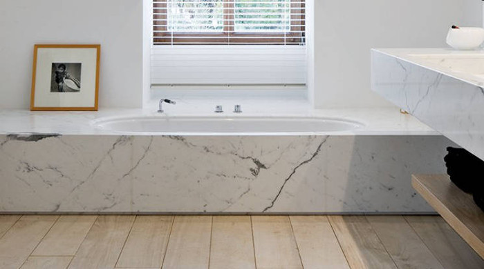 low-marble-bath