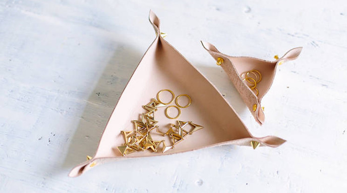 diy-leather-jewellery-dish-043324