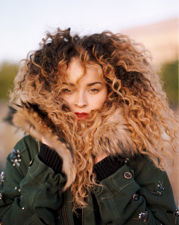ella-eyre-745-055018