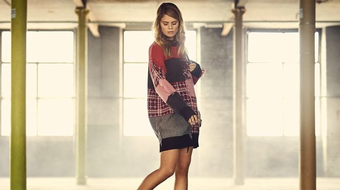 How to Wear an Oversized Sweater