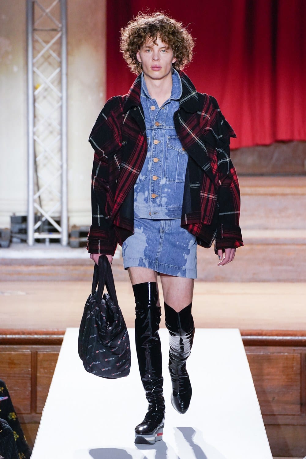 Vivienne Westwood Autumn Winter 19 Runway Show — My Beautiful City