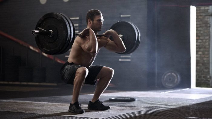 Funkční fitness vs. trénink s váhami – co je lepší?